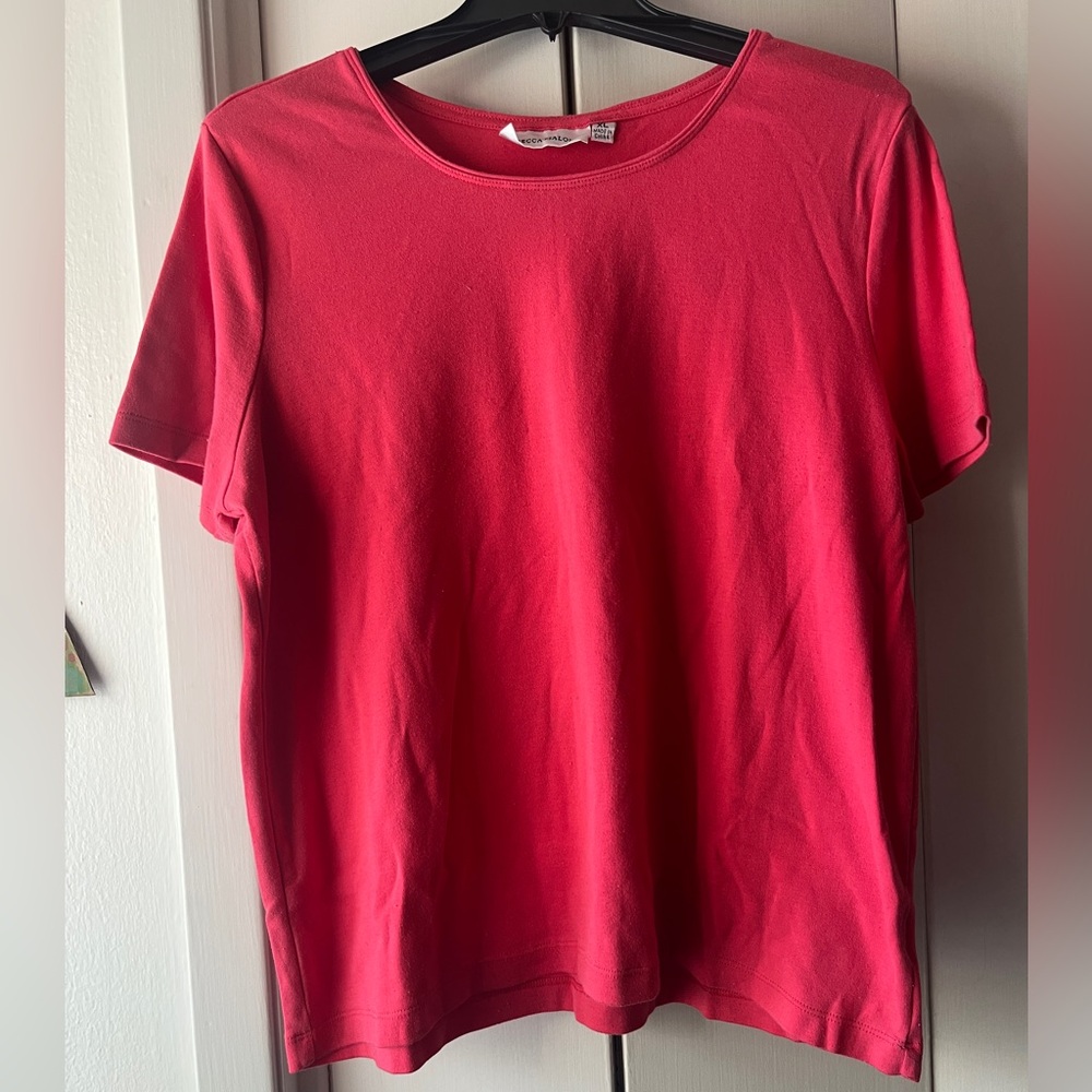 Rebecca Malone. XL Pink Short Sleeve Tee
